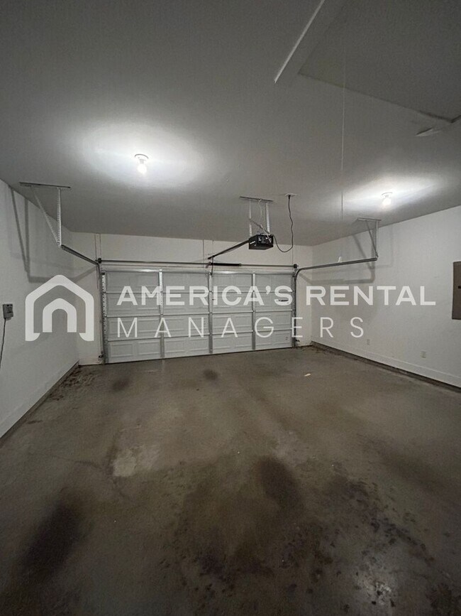 Building Photo - Home for Rent in Lake Cyrus! Available to View Now!!!