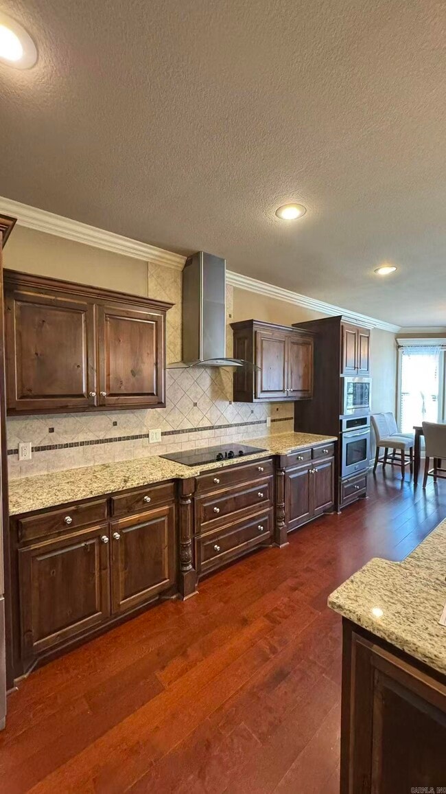 Building Photo - 121 Cabanel Dr