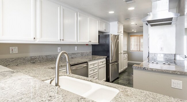 Building Photo - 140 The Village