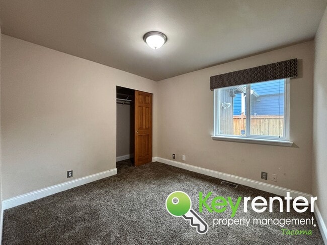 Building Photo - Spacious 5-Bedroom Home in Secluded Cul-De...