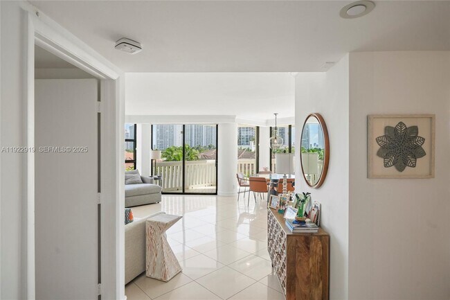 Building Photo - 1000 W Island Blvd