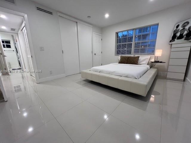 Building Photo - 1125 99th St