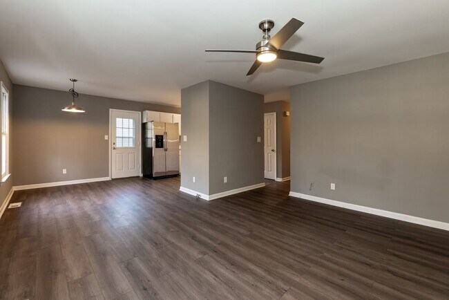 Building Photo - 9 Quad Oak Dr