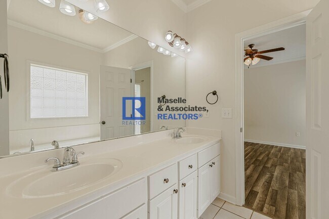 Building Photo - 3 Bed/2 Bath Home in Lennox in Brandon