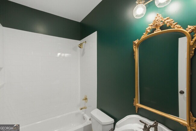 Building Photo - 1776 Old Country Pl