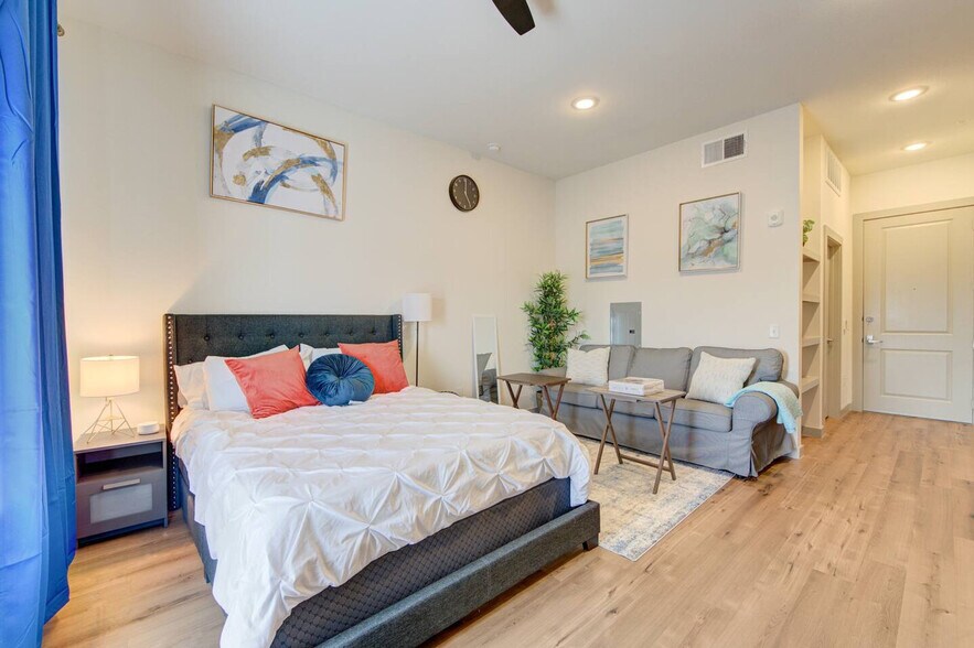 Building Photo - 1111 Shepherd Dr