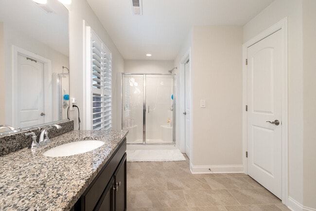 Building Photo - 6006 Tanoak Ct