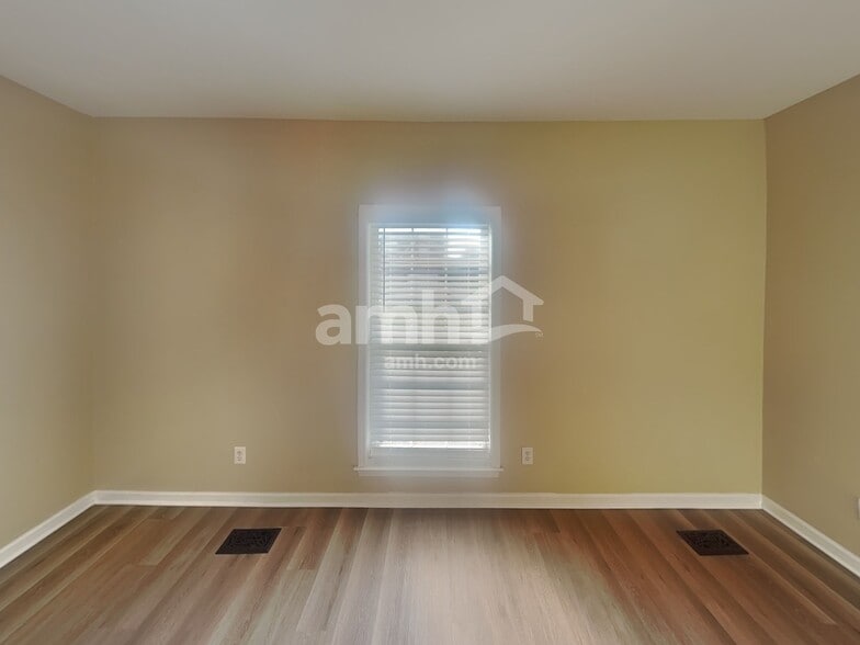 Building Photo - 602 Glenties Dr