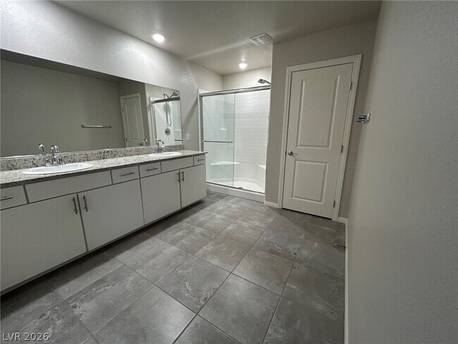 Building Photo - 7526 Pink Mimosa Ave