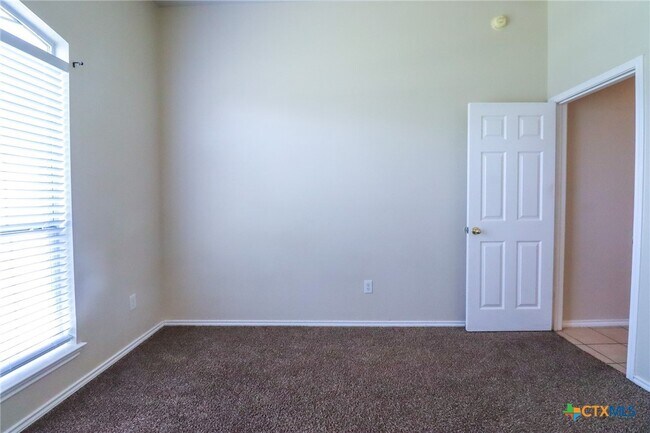 Building Photo - 1805 Lobrecht Ct