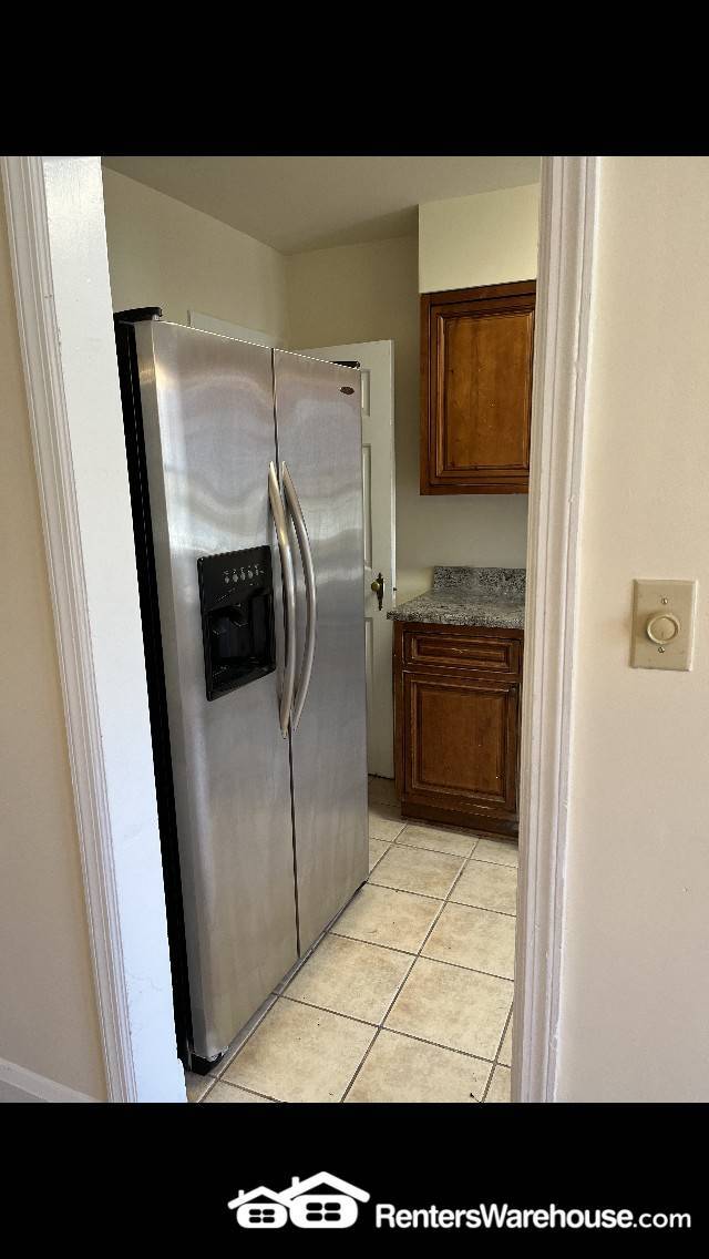 Building Photo - 10 Enjay Ave