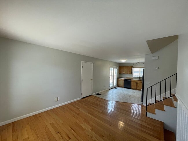 Building Photo - 2406 Bowen St