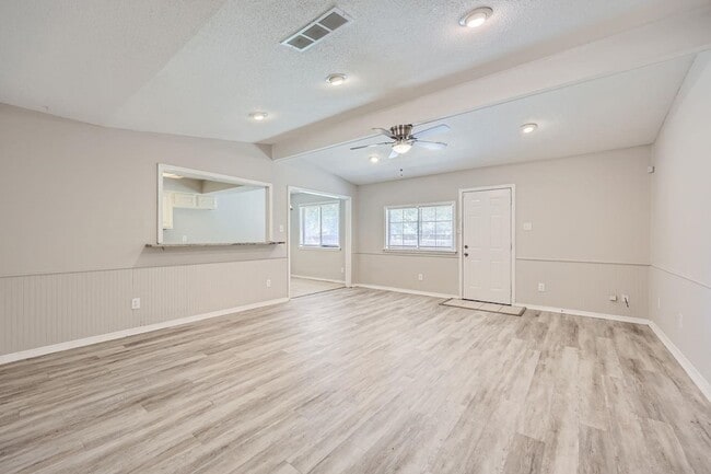 Building Photo - 602 Carl C Senter St