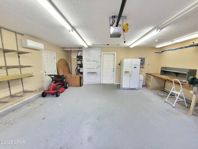 Building Photo - 1224 Huntington Ridge Rd