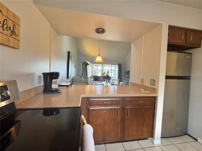 Building Photo - 1106 Villa Ln