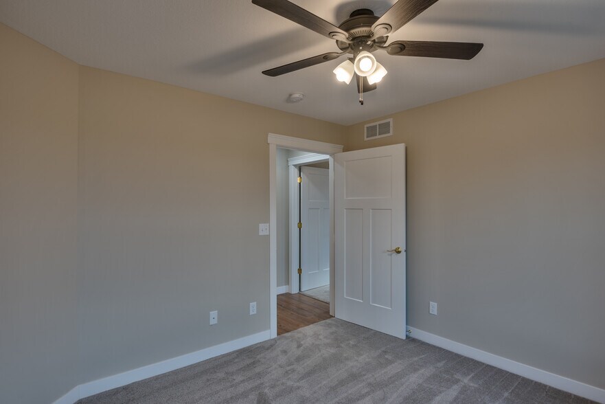 Building Photo - 701 Layne Dr