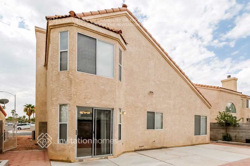 Building Photo - 7312 Queen Palm Dr