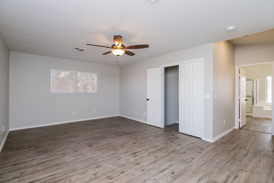 Building Photo - 849 S Cancun Dr