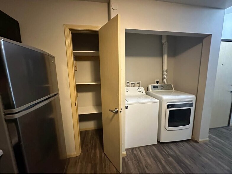 Building Photo - 956 Boston Way