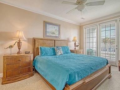 Building Photo - This exquisite condo boasts breathtaking o...