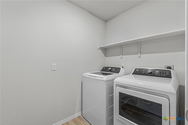 Building Photo - 4011 Baerlon Cv