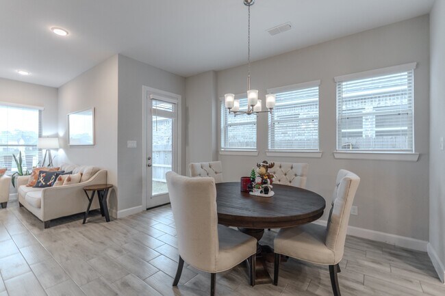 Building Photo - 24634 Songlark Bend Dr