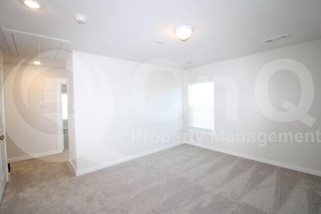 Building Photo - 330 Fire Rock Dr