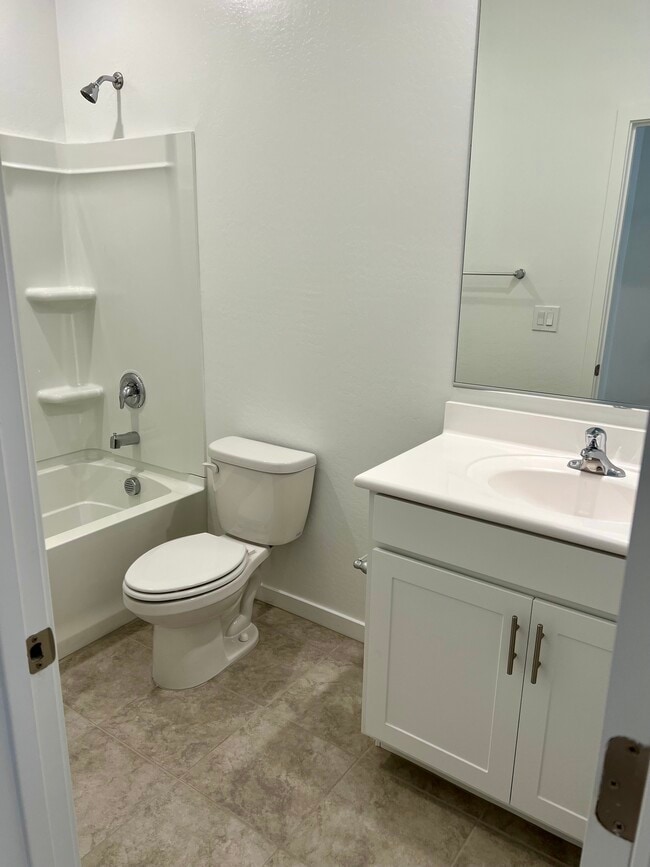 Building Photo - 40090 W Wade Dr