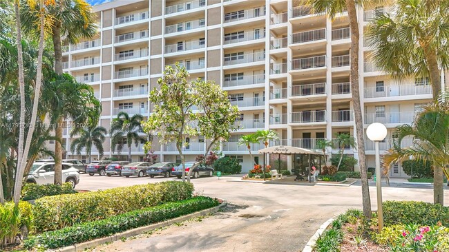 Building Photo - 2671 S Course Dr