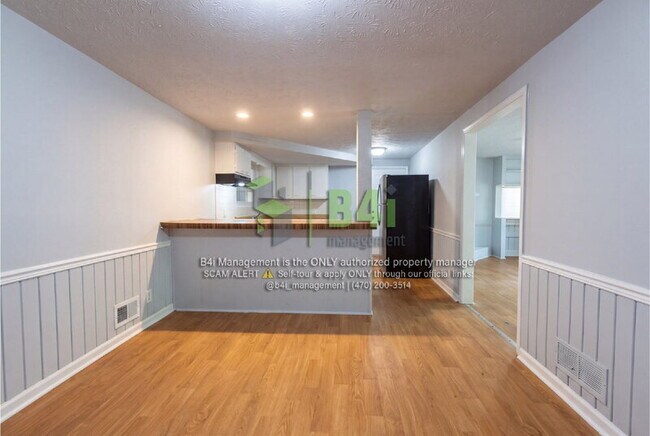 Building Photo - 6331 Garnet Dr