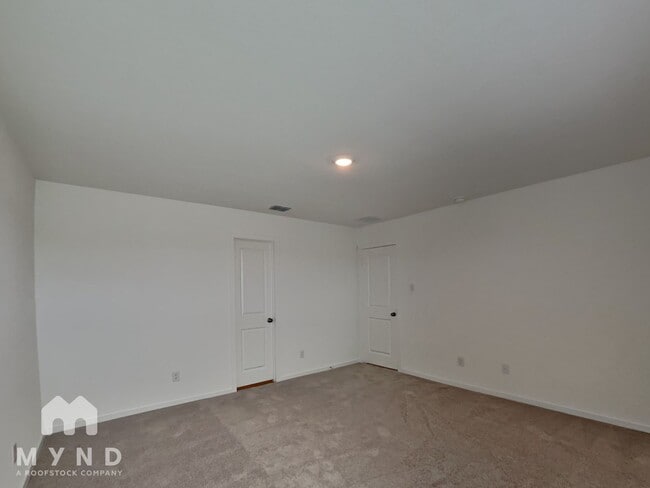 Building Photo - 217 Poplar Pl