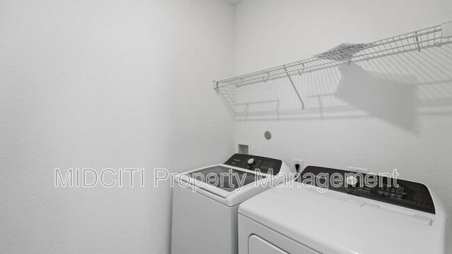 Building Photo - 966 Bluegrass Pt
