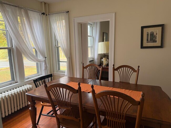 Building Photo - 72 Pawling Ave