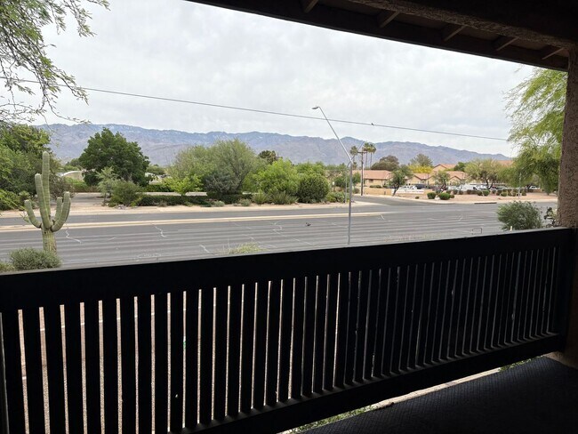 Building Photo - Lovely 2 Bedroom Condominium **Move In Special 1/2 Off First Months Rents**