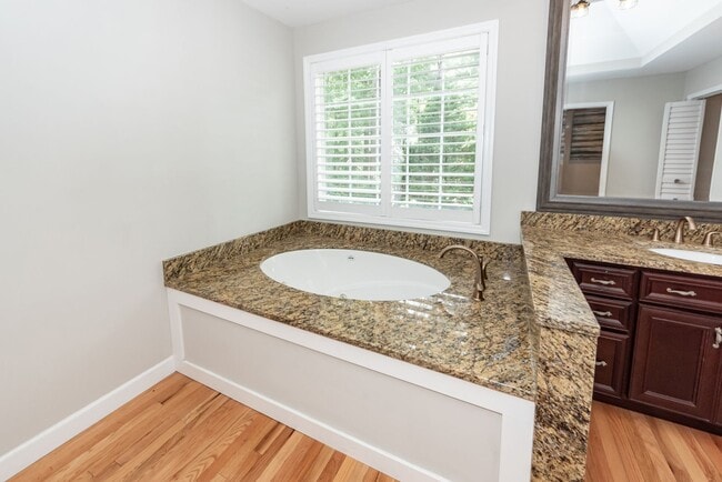 Building Photo - 2105 Williams Veneer Ct