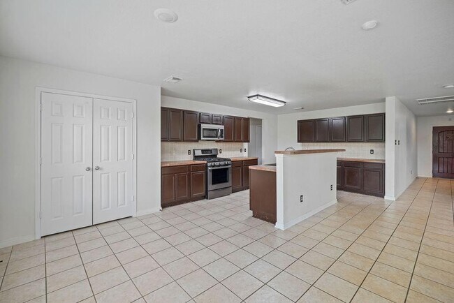Building Photo - 1334 Flatrock Creek Dr