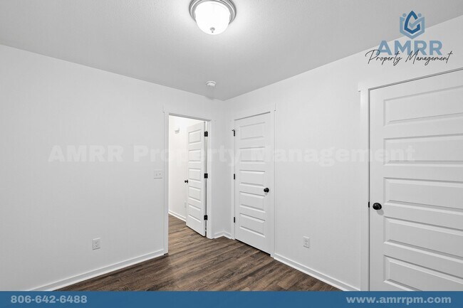 Building Photo - Charming 4-Bedroom Home – Space, Style, an...