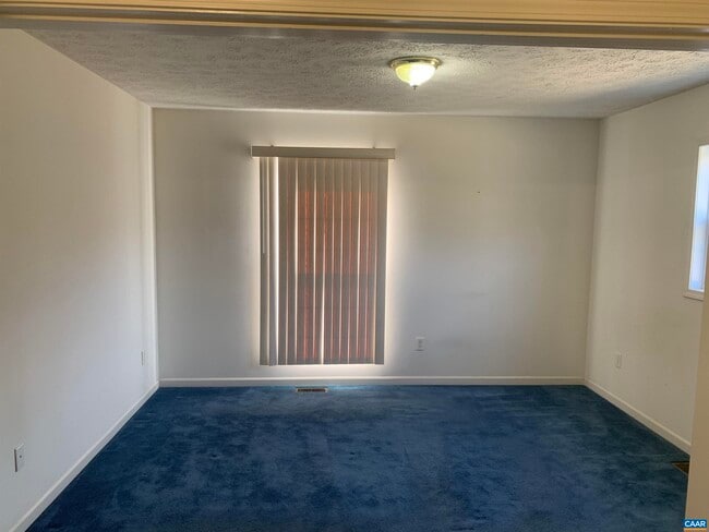 Building Photo - 7075 Maudes Ln