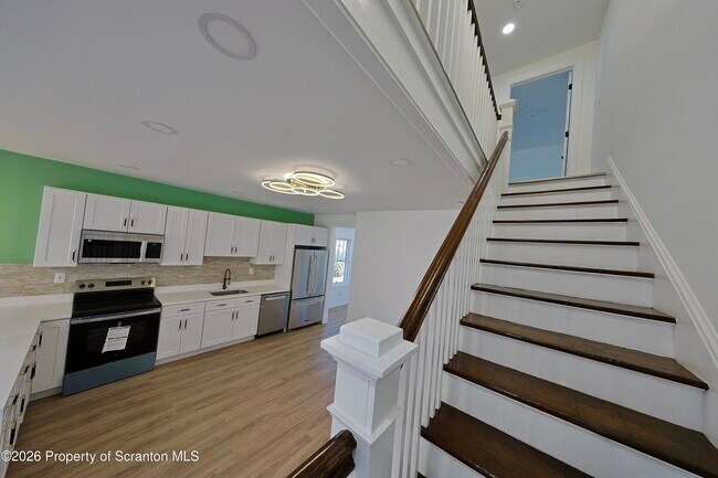 Building Photo - 318 W Main St