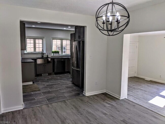 Building Photo - 3553 Ingleside Rd