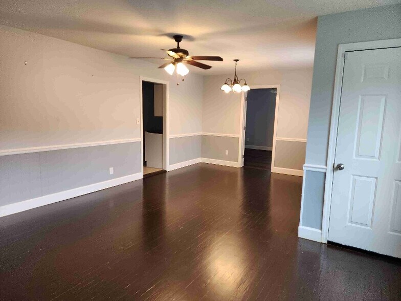 Building Photo - 5537 17th St E