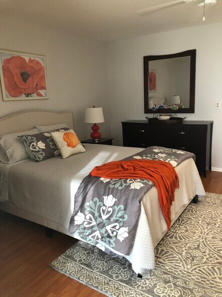 Building Photo - 110 Spring Lake Ct