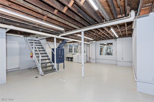 Building Photo - 7020 S Woodland Rd