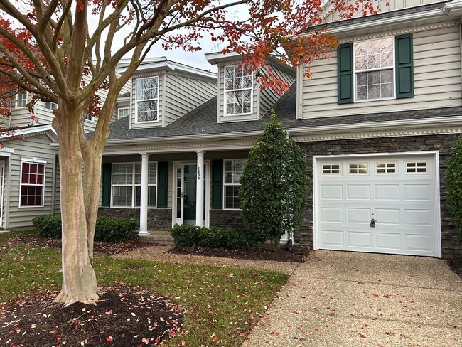 Building Photo - Beautiful Lakefront Home in Coastal Virginia