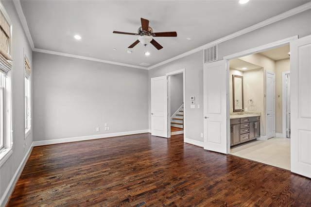 Building Photo - 660 S Pearl Expy