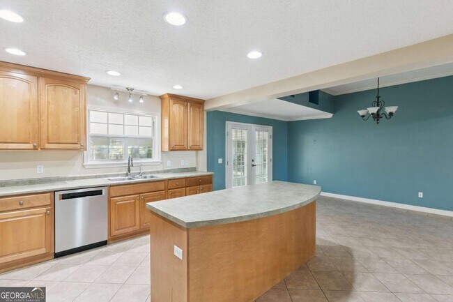 Building Photo - 106 Buntin St