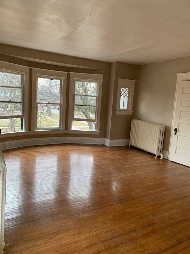 Building Photo - 2274 Robinwood Ave