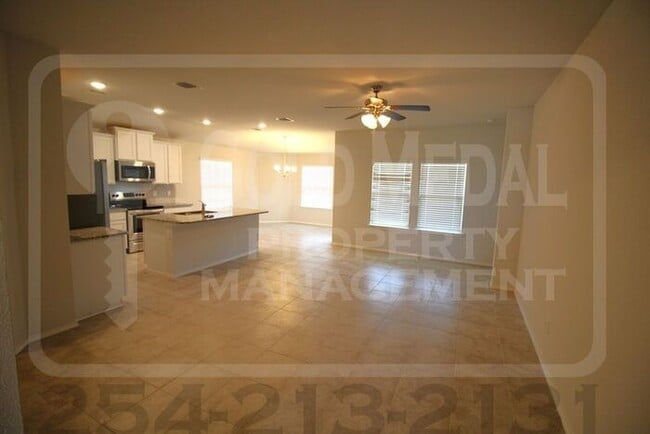 Building Photo - 1003 Torino St