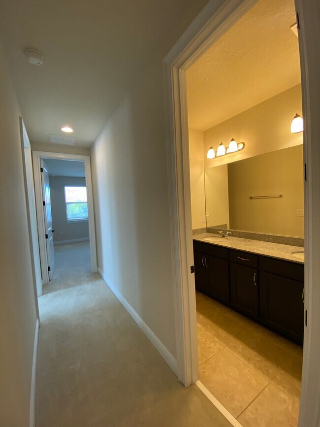 Building Photo - Exquisite 6-Bedroom Estate with Private Po...