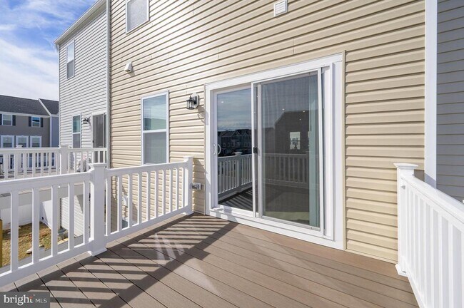 Building Photo - 14 Trotting Rd